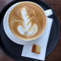 Foto scattata a Muggle’s Coffee Roastery Özlüce da İffet K. il 8/18/2022