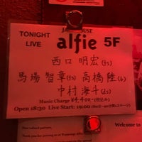 Photo taken at JAZZ HOUSE alfie by Hiroshi Y. on 11/16/2021