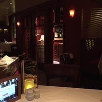 Photo taken at Fleming&amp;#39;s Prime Steakhouse &amp;amp; Wine Bar by ممن on 1/4/2015