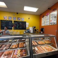 Foto tirada no(a) Donuts To Go por Johnnie W. em 10/14/2021