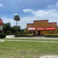 Photo taken at Popeyes Louisiana Kitchen by Johnnie W. on 6/17/2021