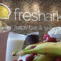 รูปภาพถ่ายที่ Freshark Juice Bar &amp;amp; Grill โดย Freshark Juice Bar &amp;amp; Grill เมื่อ 10/16/2014