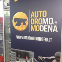 Das Foto wurde bei Autodromo di Modena von Alexandra Aranovich am 5/10/2013 aufgenommen