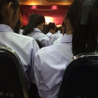 Photo taken at หอประชุมโรงเรียนศรีอยุธยา by chapa🌈 on 6/16/2016