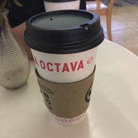Foto tirada no(a) La Octava Cafe por Elizabeth C. em 11/23/2016