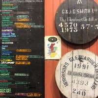 7/9/2018에 Matt M.님이 Cadenhead&amp;#39;s Whisky Shop에서 찍은 사진