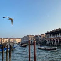 2/18/2020 tarihinde Darren W.ziyaretçi tarafından NH Boscolo Venezia'de çekilen fotoğraf