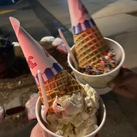 Das Foto wurde bei Dairy Witch Ice Cream von Kaitlyn S. am 5/19/2021 aufgenommen