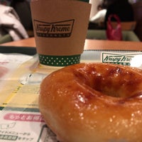 Photo taken at Krispy Kreme Doughnuts by Naosi on 12/17/2016