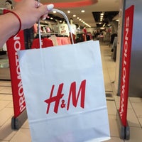 Photo taken at H&amp;amp;M by Sofiia Y. on 8/20/2017