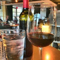 Das Foto wurde bei Cheuvront Restaurant &amp;amp; Wine Bar von Steve D. am 3/25/2013 aufgenommen