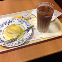 Photo taken at Doutor Coffee Shop by 逢坂 ら. on 10/17/2015