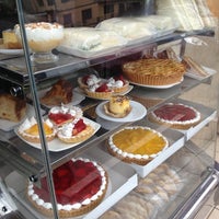 รูปภาพถ่ายที่ Café Doña Elsita โดย Lennon S. เมื่อ 10/4/2012