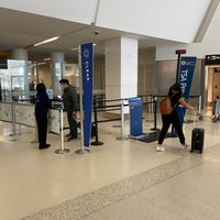 Photo taken at CLEAR Terminal 2 by Axel L. on 5/16/2021