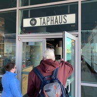 Photo taken at Taphaus by Axel L. on 4/10/2019