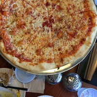 8/9/2015 tarihinde Kristen S.ziyaretçi tarafından Delosa&amp;#39;s Pizza'de çekilen fotoğraf