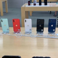 Photo taken at Apple Hornsby by Adam S. on 1/24/2021