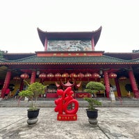Photo taken at Lian Shan Shuang Lin Temple &amp;amp; Monastery by Rainieee on 10/22/2023