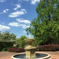 5/23/2016 tarihinde Jane P.ziyaretçi tarafından Kingwood Center Gardens'de çekilen fotoğraf