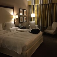 Foto diambil di Al Bustan Rotana Hotel  فندق البستان روتانا oleh Jane P. pada 7/16/2016