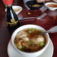 Снимок сделан в Leanh&amp;#39;s Chinese Restaurant пользователем Katie K. 6/2/2017
