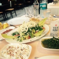 Foto scattata a Sarpa Et&amp;amp;Balık Restaurant da Cemil O. il 5/8/2015