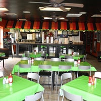 Das Foto wurde bei Swamp John&amp;#39;s Restaurant &amp;amp; Catering von Swamp John&amp;#39;s Restaurant &amp;amp; Catering am 9/23/2014 aufgenommen
