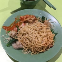 Photo taken at Dunman Road Char Siew Wan Ton Mee by iReNe 🎀 on 12/20/2016