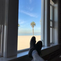 Снимок сделан в Venice Beach Suites &amp;amp; Hotel пользователем Michæl B. 11/4/2016