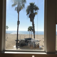 Photo taken at Venice Beach Suites &amp;amp; Hotel by Michæl B. on 11/2/2016
