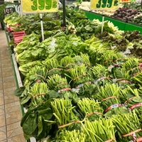 Das Foto wurde bei United Brothers Fruit Markets von Hamlet R. am 8/17/2022 aufgenommen