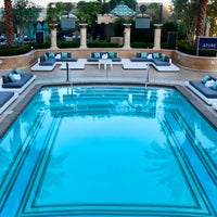 Das Foto wurde bei Azure Luxury Pool (Palazzo) von Azure Luxury Pool (Palazzo) am 9/25/2014 aufgenommen