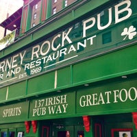 Foto tomada en Blarney Rock Pub  por The Corcoran Group el 7/23/2013