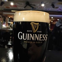 Снимок сделан в Mickey&amp;#39;s Irish Pub Waukee пользователем Thomas C. 11/18/2022