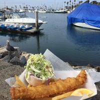 Foto diambil di Harbor Fish and Chips oleh Melissa K. pada 1/9/2016