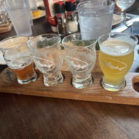Photo taken at Dogfish Head Brewings &amp;amp; Eats by Scott B. on 4/16/2023