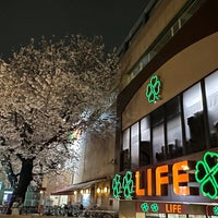 Photo taken at ライフ 東中野店 by 酔涼 on 3/25/2023