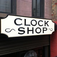 Foto tirada no(a) Sutton Clock Shop por Amy N. em 3/29/2013