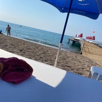 Photo taken at Zuga Beach Club by Hüseyin Ö. on 8/13/2022