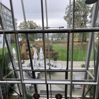 Photo taken at Kongresshotel Potsdam am Templiner See by Martin S. on 10/22/2022