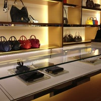 Louis Vuitton 福岡店 Now Closed Accessories Store