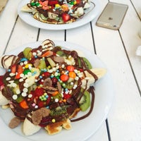 6/4/2015 tarihinde Eda K.ziyaretçi tarafından Waffle Art'de çekilen fotoğraf