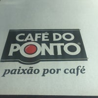 Photo taken at Café do Ponto by Bruno S. on 6/17/2017