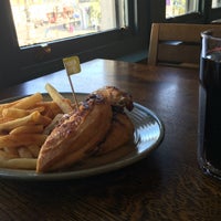 Photo prise au Nando&amp;#39;s par Ahmet K. le4/20/2016