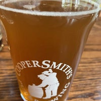 Photo taken at CooperSmith&amp;#39;s Pub &amp;amp; Brewing :: Pubside by Les A. on 6/4/2022