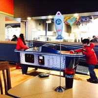 Photo taken at Fuddruckers by Lily R. on 1/10/2015