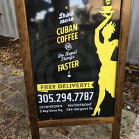 4/26/2017 tarihinde Shellie E.ziyaretçi tarafından Cuban Coffee Queen -Downtown'de çekilen fotoğraf