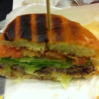 Photo taken at Farmer&amp;#39;s Original Handmade Hamburger by Hong-Seok K. on 12/24/2012