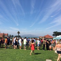 Photo taken at Off the Grid: Picnic in The Presidio by Doris T. on 8/16/2015