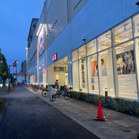 Photo taken at UNIQLO by i k. on 7/5/2022